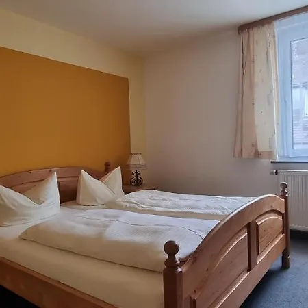 ゲストハウス ゼーハルデ 2*