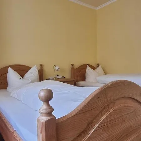 ゼーハルデ ゲストハウス 2*