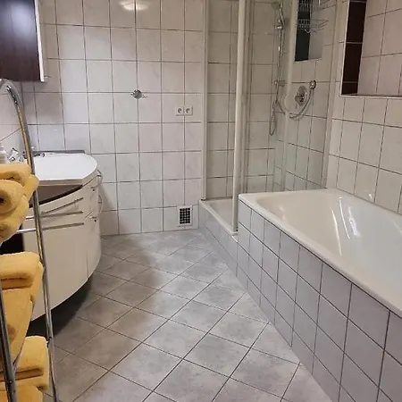 ゲストハウス ゼーハルデ 2*