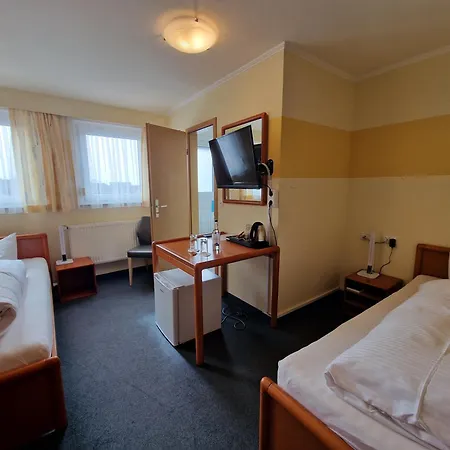 ゼーハルデ ゲストハウス 2*